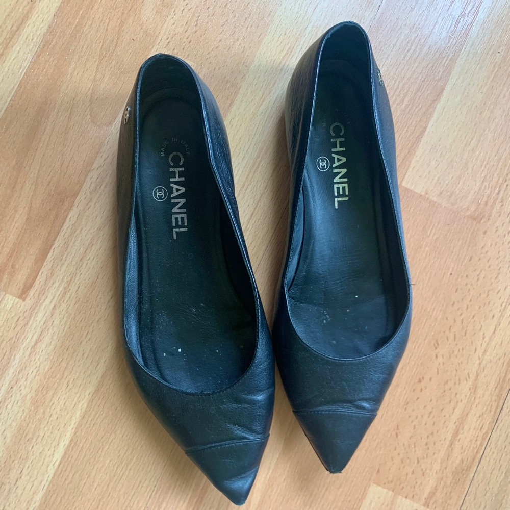Chanel Black Women's pointed lambskin ballet flats and dustbags - Picture 4 of 8